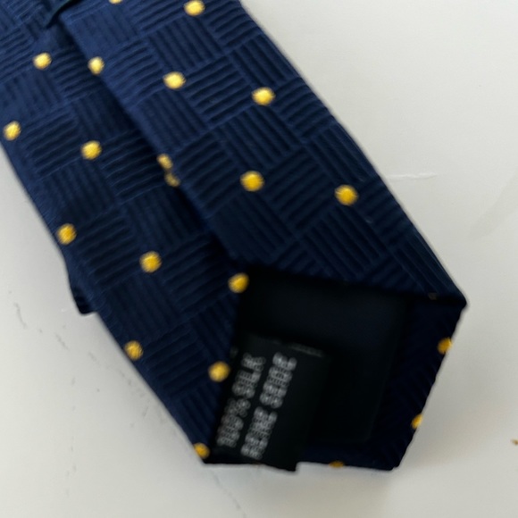 The Open Branded Necktie in Navy and Gold : 100% Silk : 2013 - Picture 4 of 4